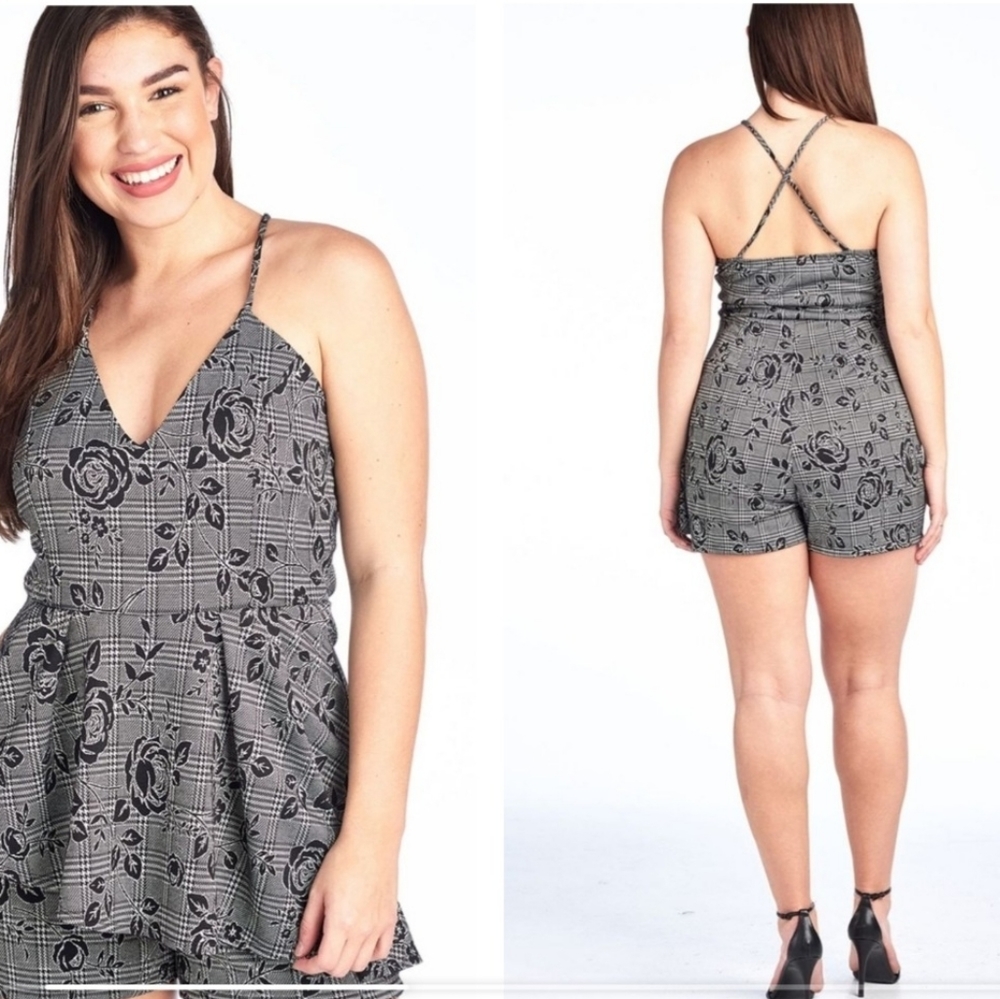 Plus size romper (3 photos of the 2XLsize included